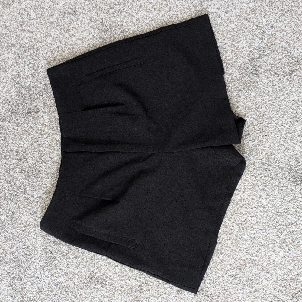 A New Day Black High-Rise Tailored Shorts – Size 6